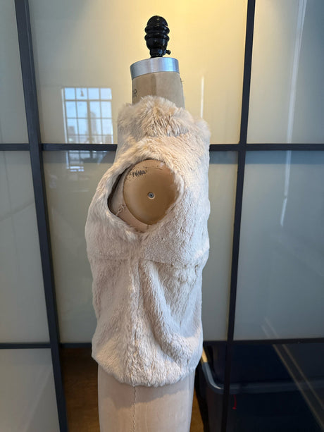 Izzue Size XS Cream Angora Funnel Neck Vest