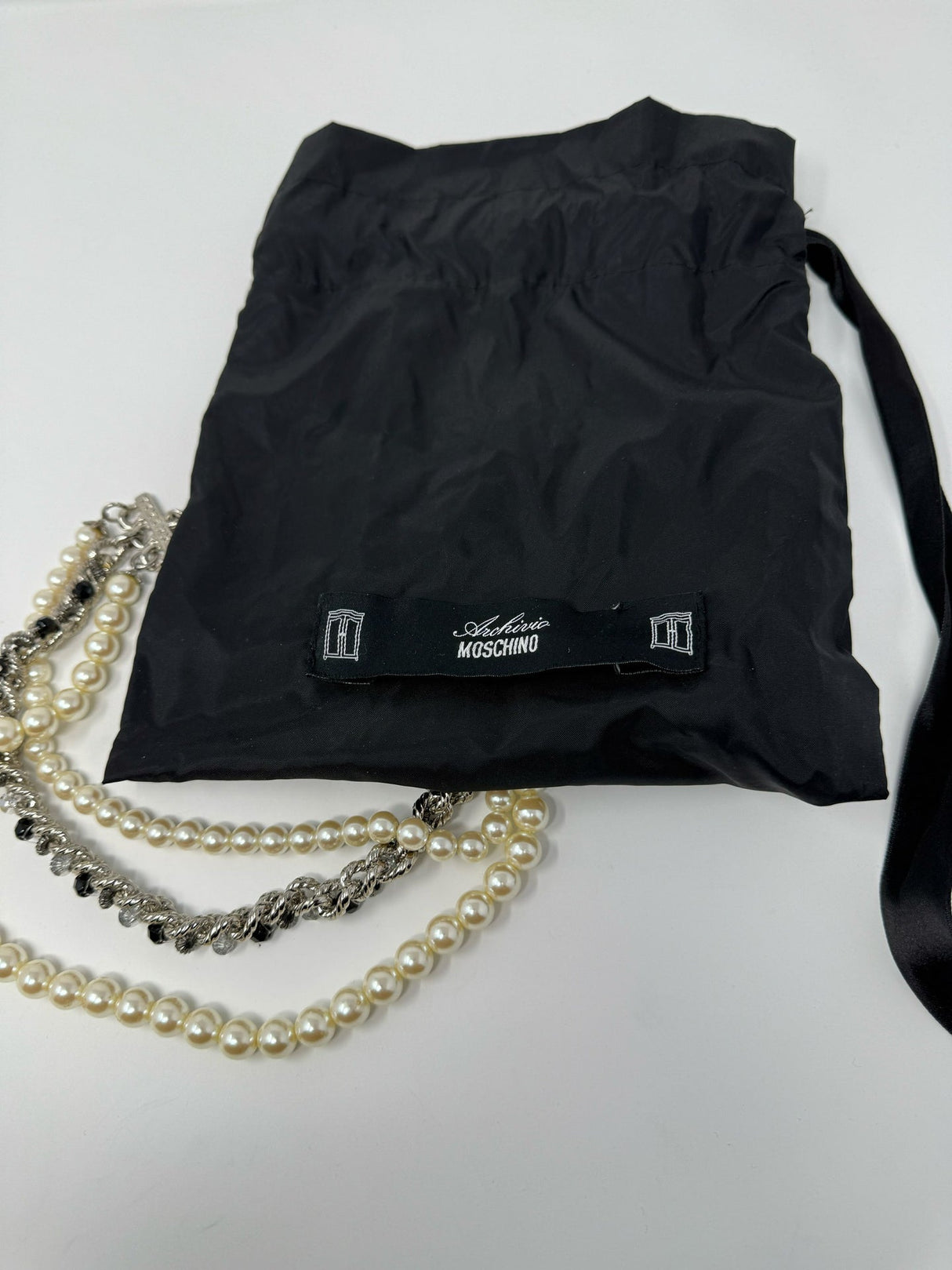 Moschino 30th Aniversar Faux Pearl Chain Necklace Archivio