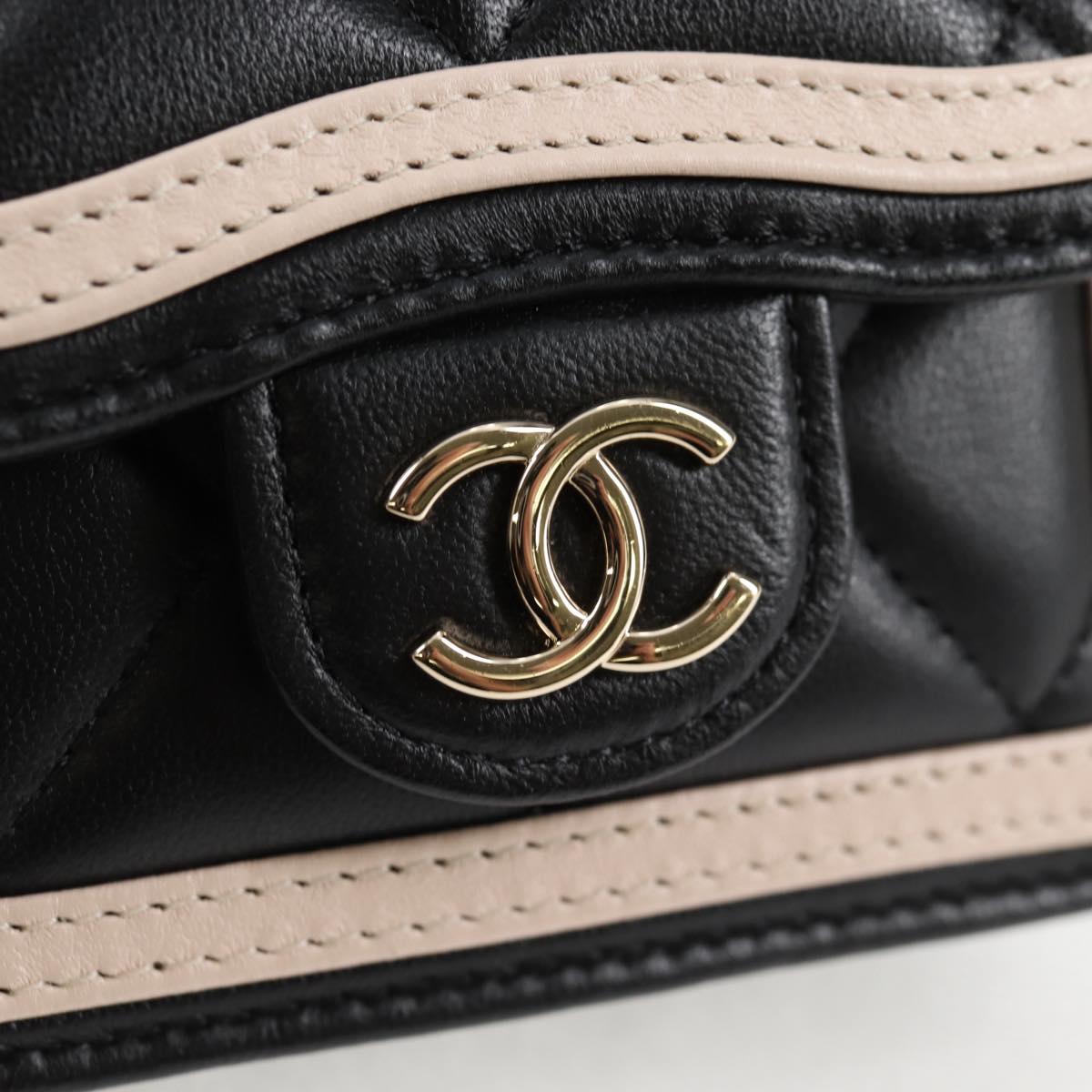 Chanel Black and White Lambskin Crossbody Chain Pouch Accessory