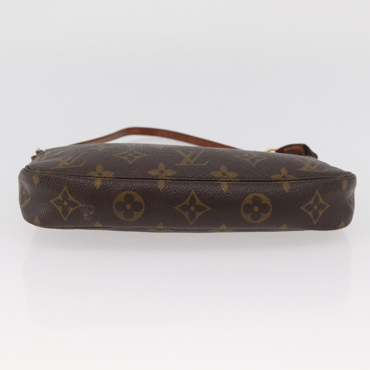 #67 Louis Vuitton Monogram Pochette